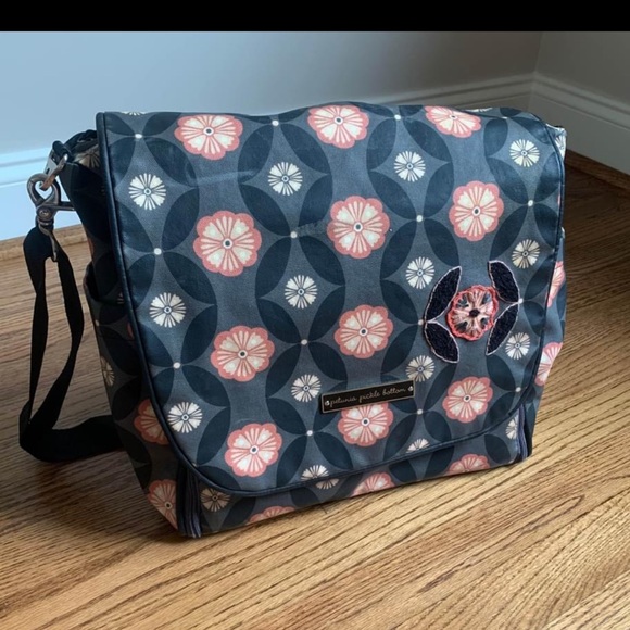 Petunia Pickle Bottom Handbags - Petunia Pickle Bottom Boxy Diaper Bag Baby Gear Black Pink